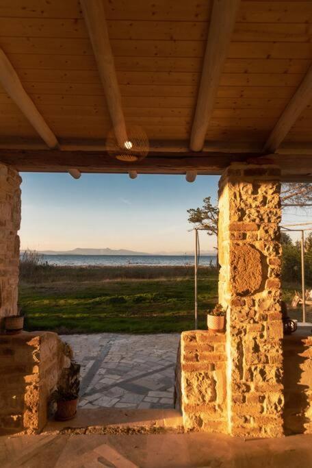 Апартаменты House By The Sea Лефкими Экстерьер фото